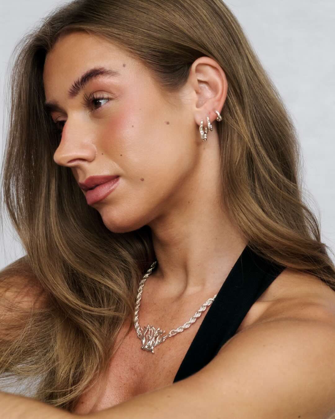 Api Necklace - Silver - TIZZIL