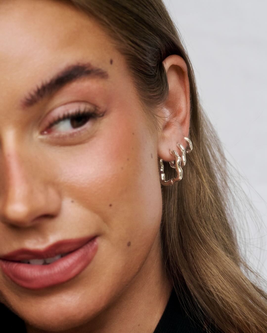 Arus Hoops - Silver - TIZZIL