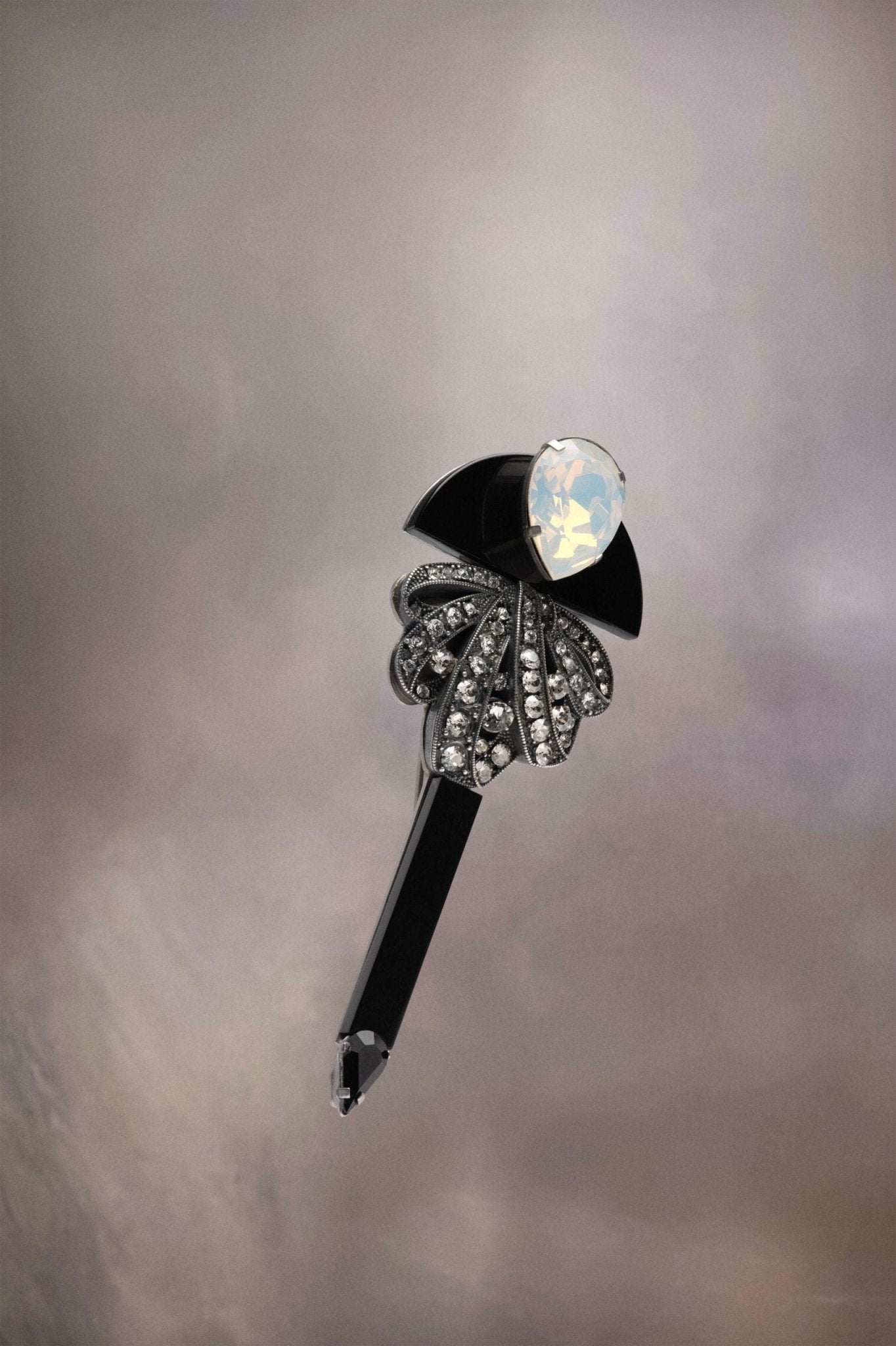 Black And White Fibres Broch - TIZZIL