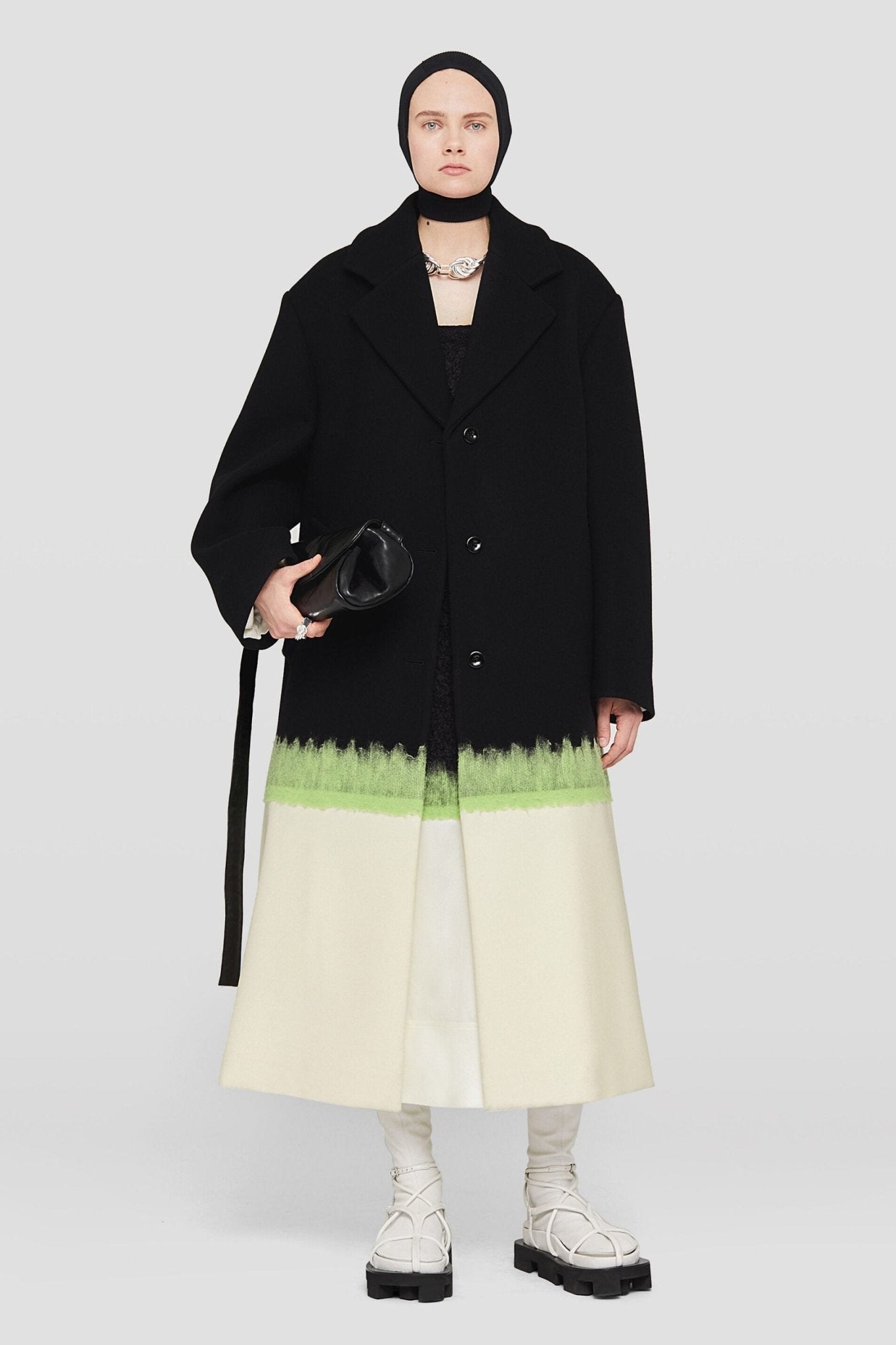 Black Fibres Coat - TIZZIL