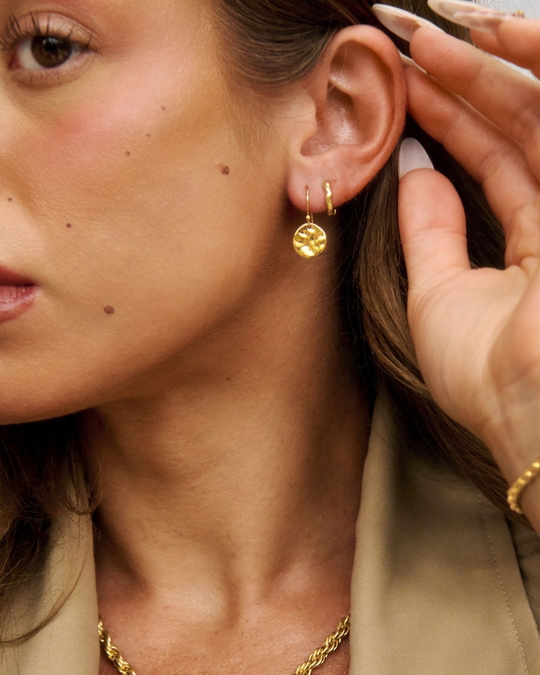 Kilau Earrings - Gold - TIZZIL